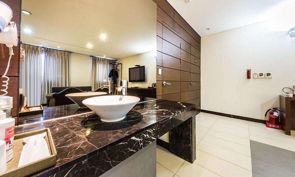 Yeongdeungpo Lifestyle F Hotel Seul Exterior foto