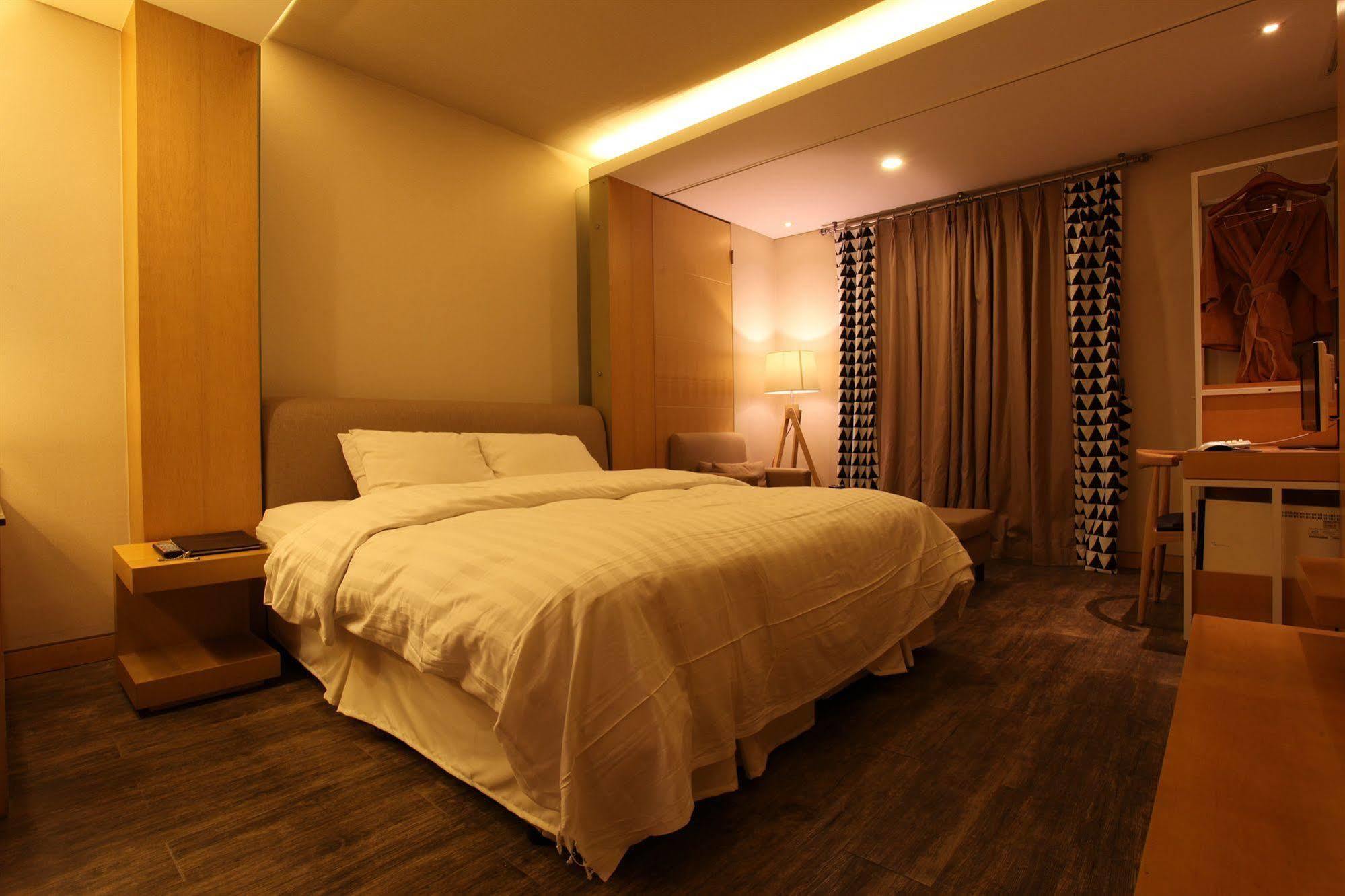 Yeongdeungpo Lifestyle F Hotel Seul Exterior foto