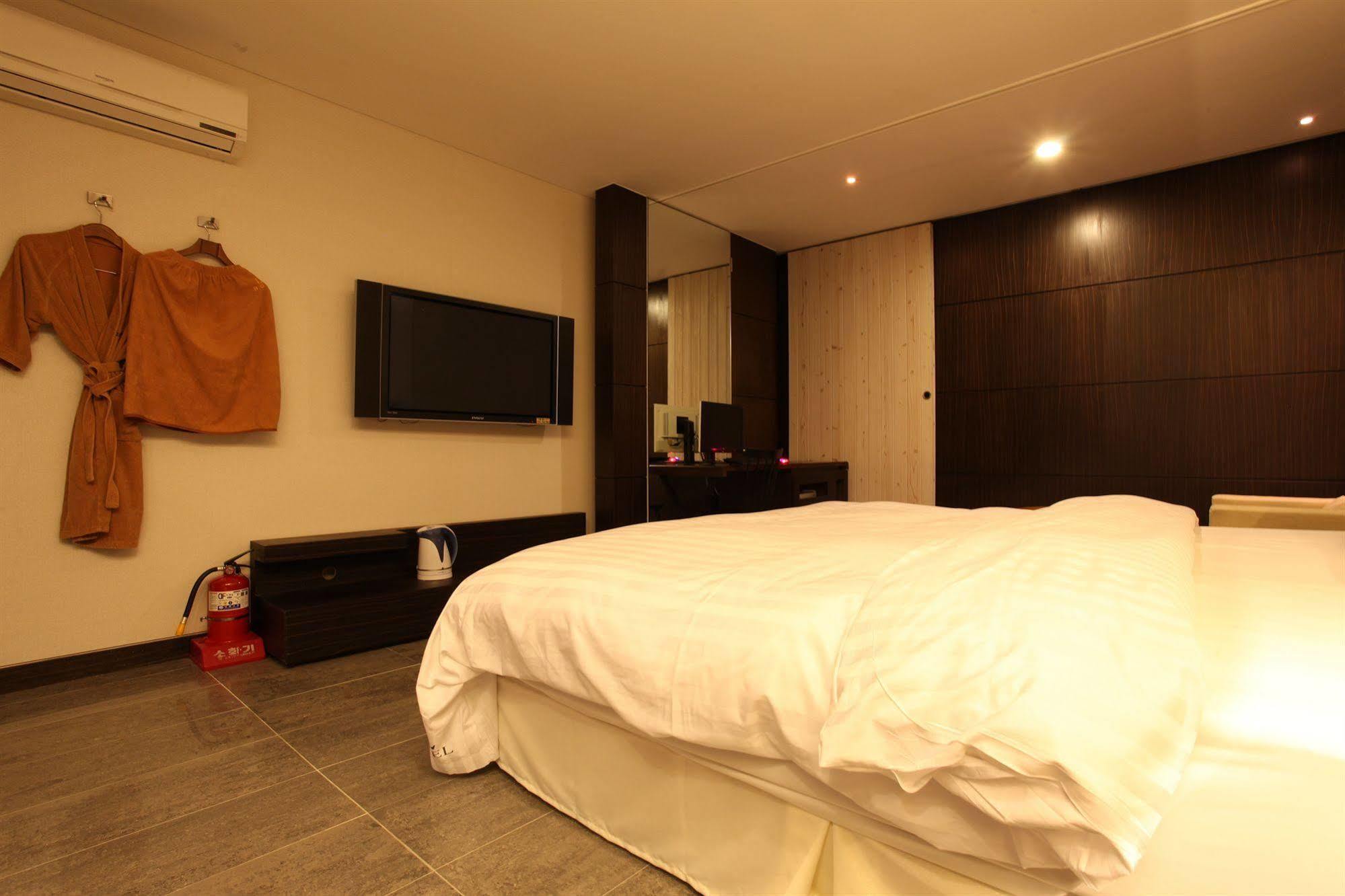 Yeongdeungpo Lifestyle F Hotel Seul Exterior foto